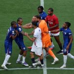 PSG coach explains reason for shoving Chelsea player