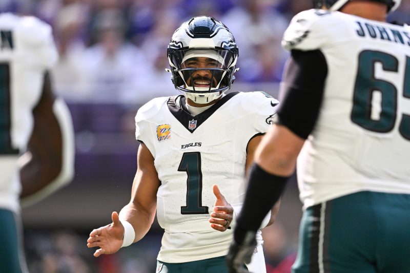 Hurts’ perfect passing ignites Super Bowl champ Eagles’ offense