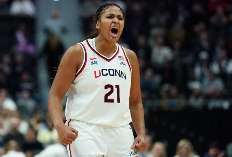 NCAA women’s basketball bracketology: Who is the No. 1 seed?