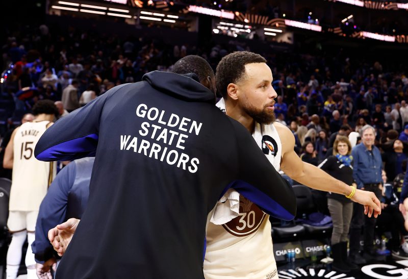 What rivalry? Curry, Warriors hand Kings a seventh straight loss